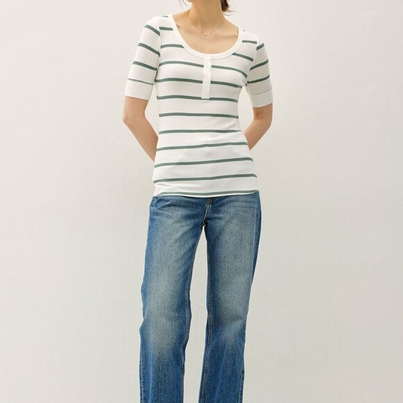 Women's Ivory and Teal Short Sleeve T-shirt Be Cool Size Small NWT - Picture 2 of 3